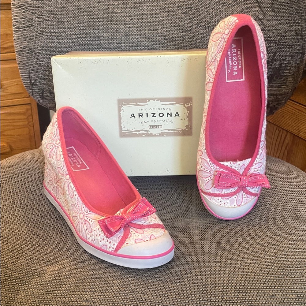Arizona Pink and White Patterned Flower wedges - Picture 4 of 6